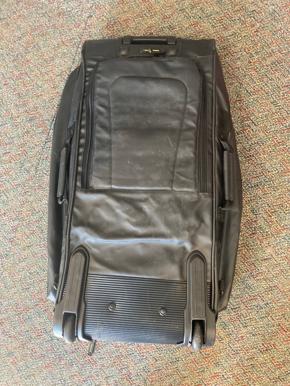 Poseidon Roller Luggage Bag : Secondhand