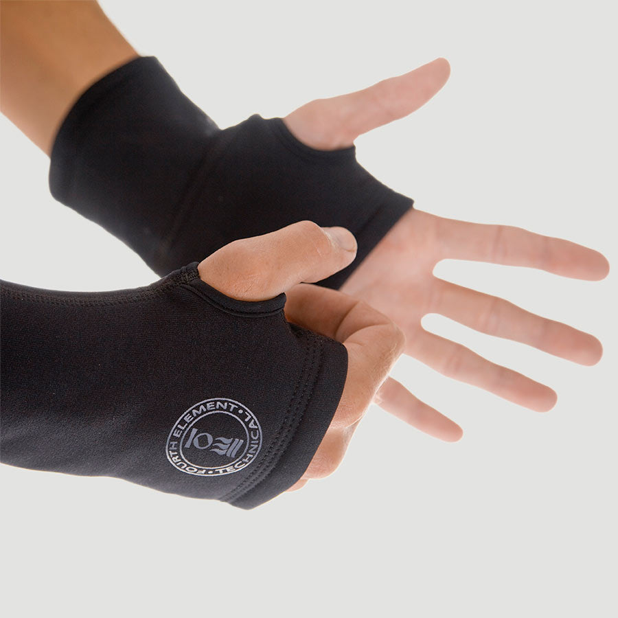 Fourth Element Xerotherm Wrist Warmer at Dive Rutland