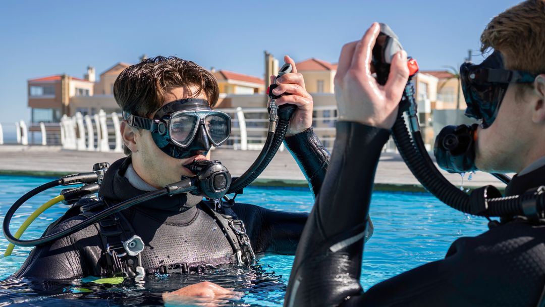 Diving Deeper into Leadership: Junior Pathway to Divemaster – Dive Rutland