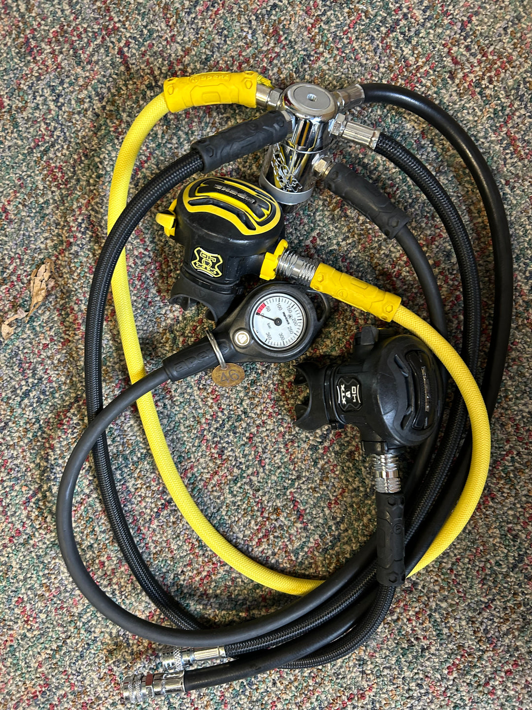 Apeks DST XTX40 / XTX40 Regulator Set Ex-school | Dive Rutland 