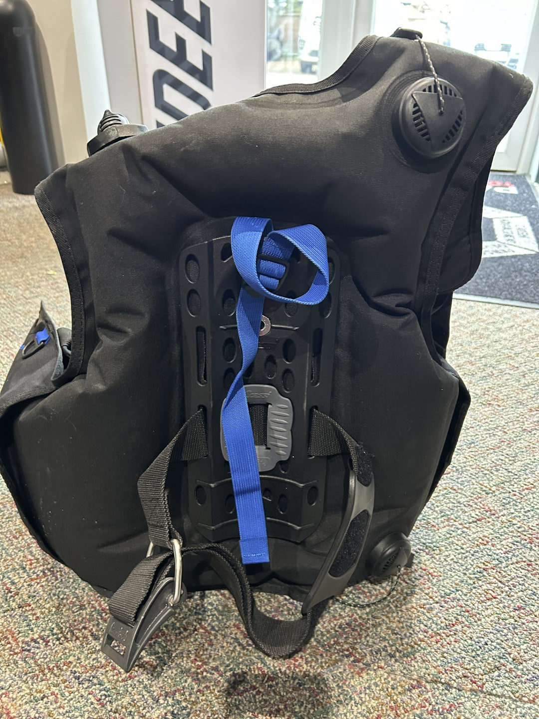BCD - Cressi Sport - Size M - Secondhand