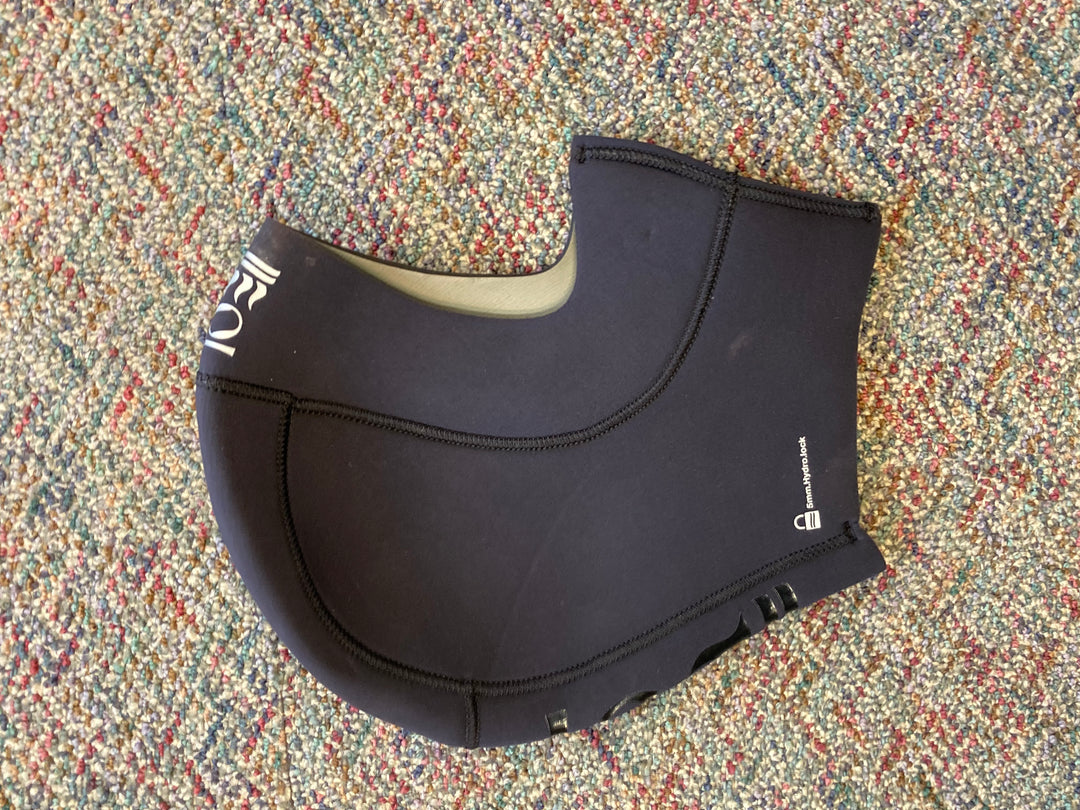 Fourth Element Hood L Secondhand
