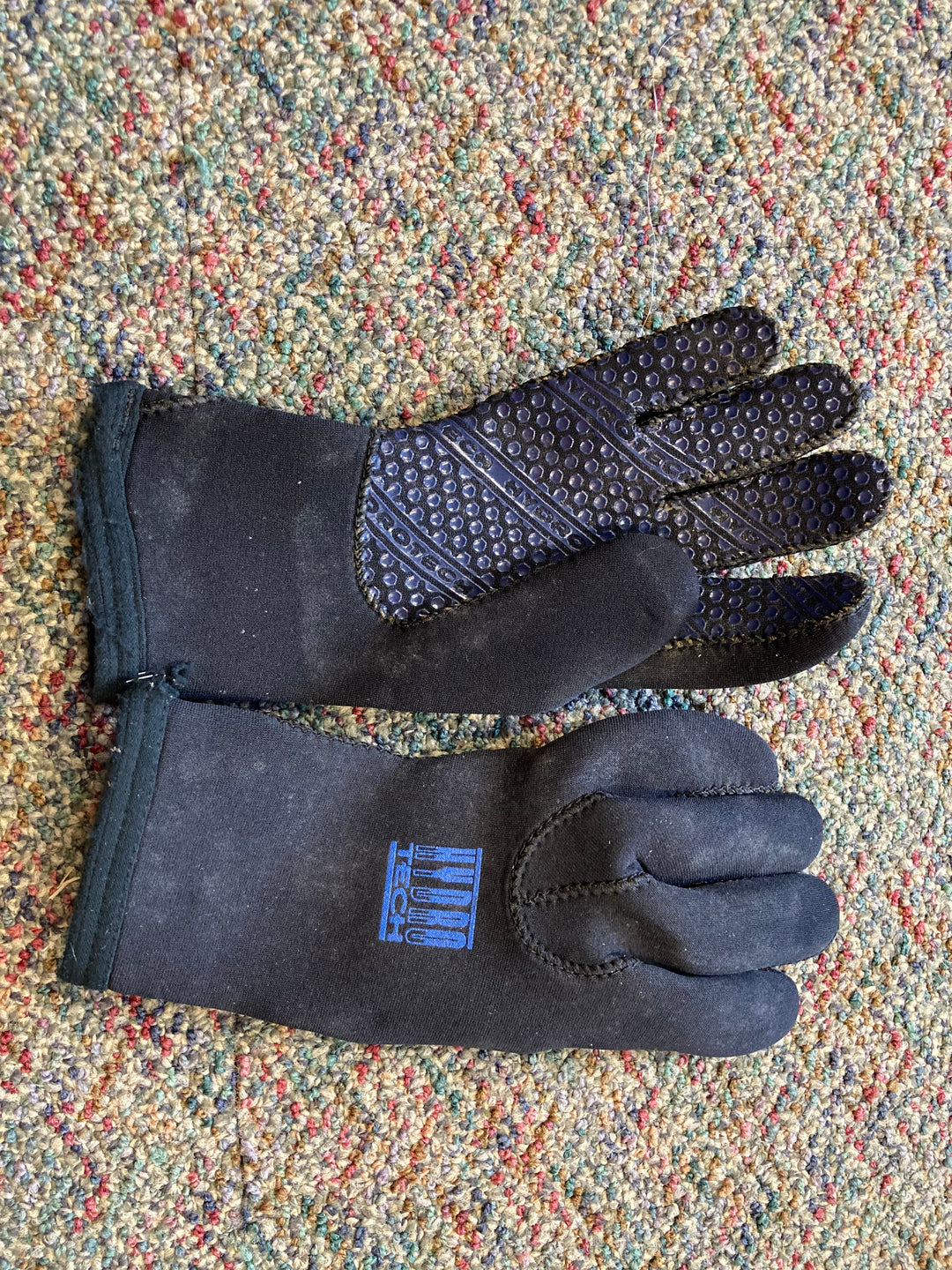 Hydrotech Gloves XS Secondhand | Dive Rutland