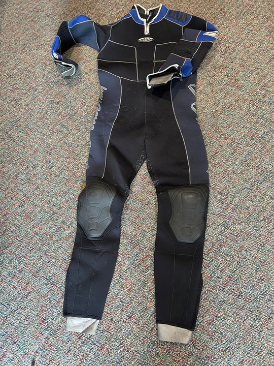 Wetsuit: Waterproof 5mm: Size: L