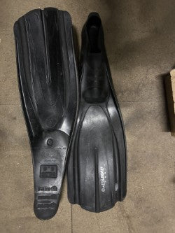 Fins: Closed Heel: Various