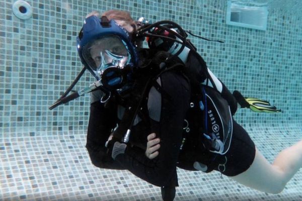 Female Diver wearing an Ocean Reef Full Face Diving Mask