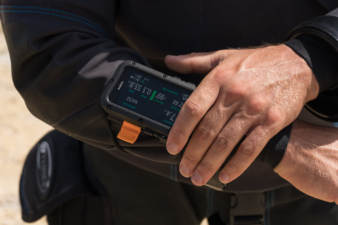 Suunto Nautic with bungee | Dive Rutland