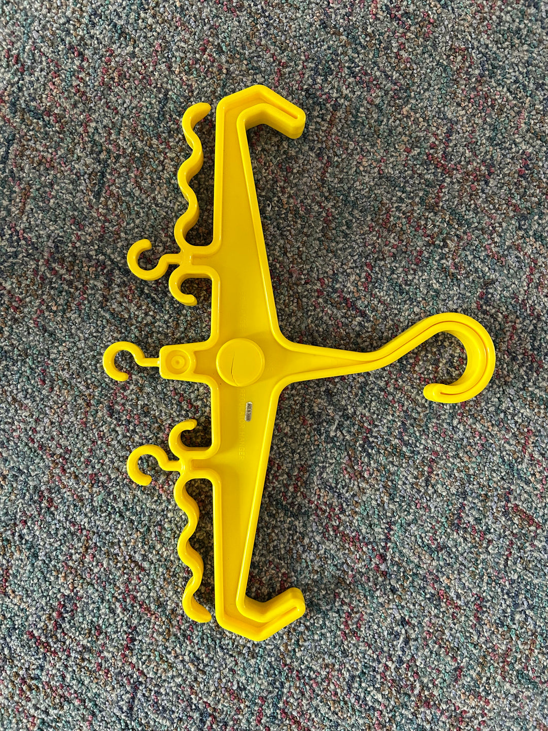 Beaver Yellow Equipment Hanger Secondhand | Dive Rutland